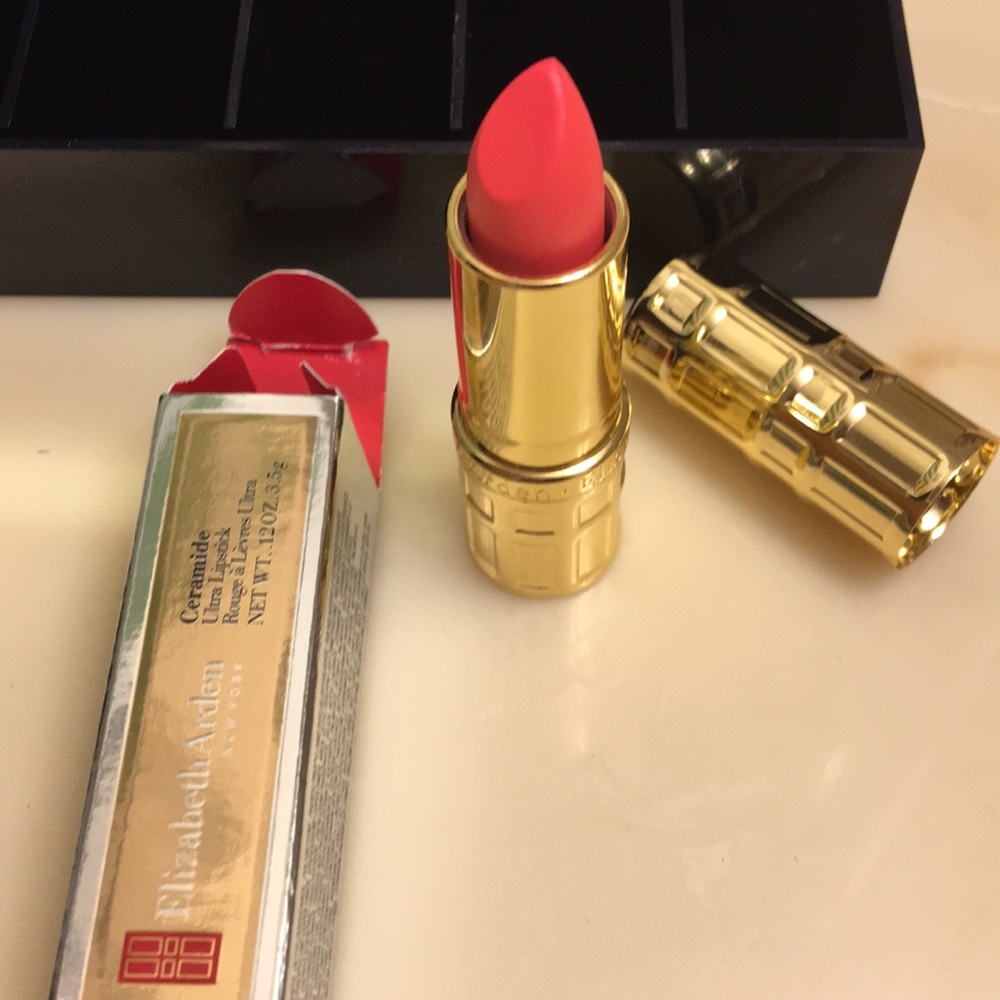 Elizabeth Arden lipstick
